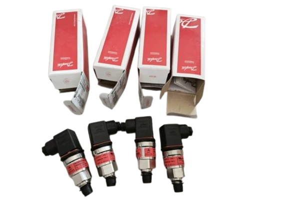 Danfoss 060G6222 Pressure Sensor – Industrial Hydraulic Transmitter for Heavy Machinery